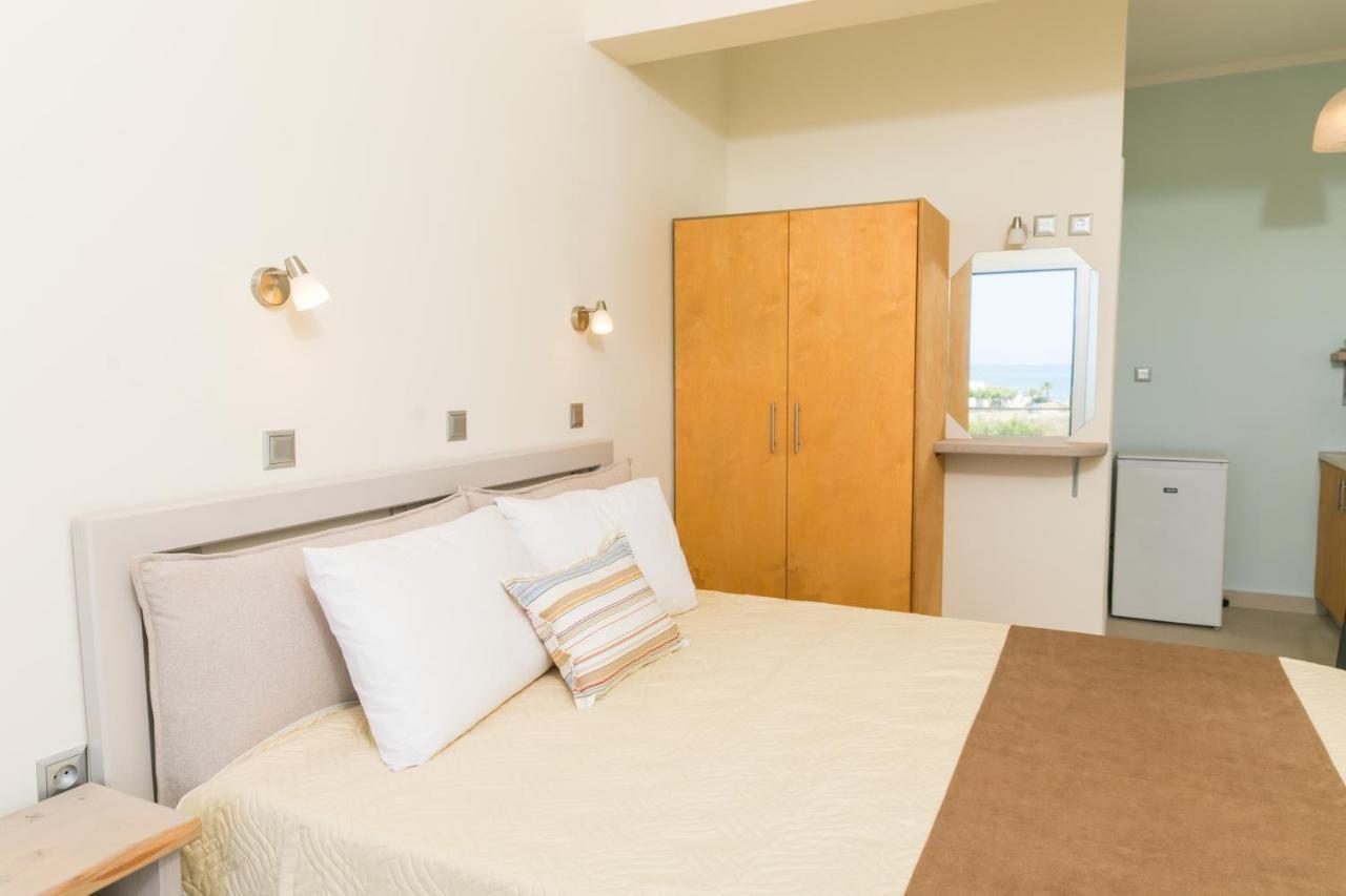 פלטאנס Vasileios Seaview Apartments מראה חיצוני תמונה